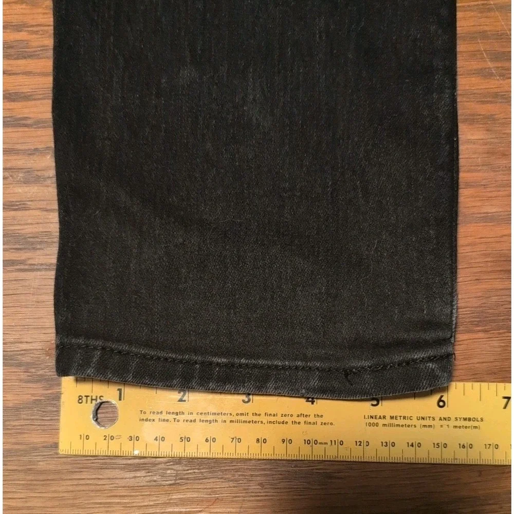 Levis ** has
